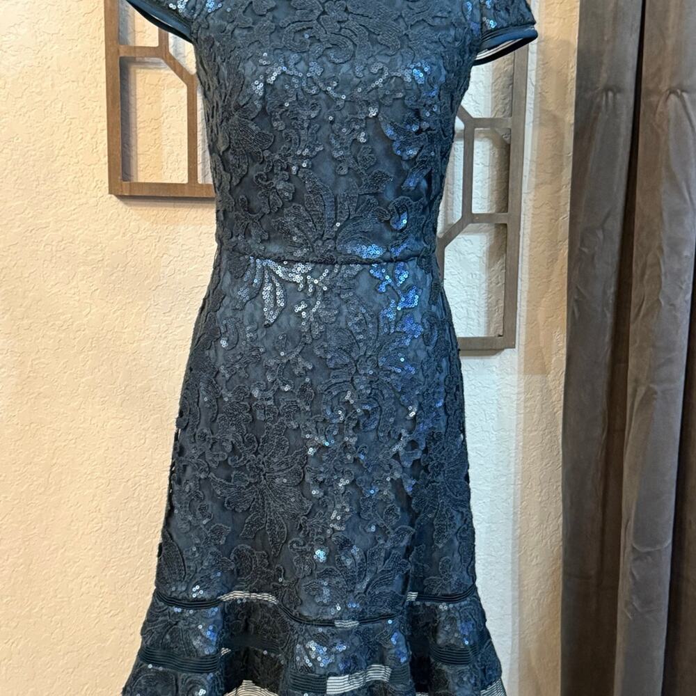Tadashi Shoji blue floral lace sequined Dress, Size 4